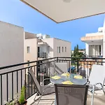 Apartment Steni Views By Ezoria