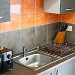 Apartment Steni Views By Ezoria Polis