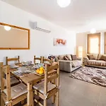 Apartment Steni Views By Ezoria