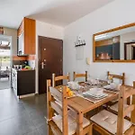 Steni Views By Ezoria Apartment Polis