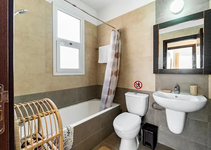 Steni Views By Ezoria Polis