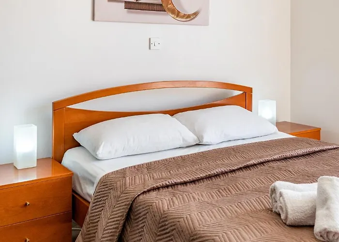 Steni Views By Ezoria アパート