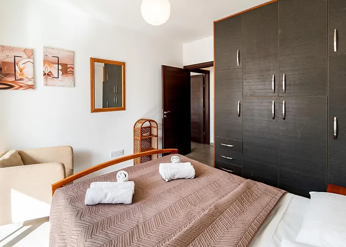 アパート Steni Views By Ezoria Polis