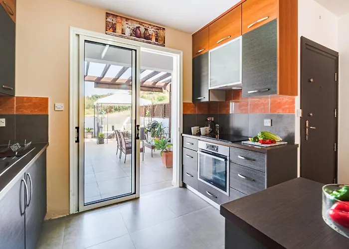 Steni Views By Ezoria アパート Polis