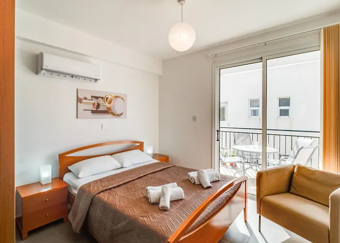 アパート Steni Views By Ezoria Polis